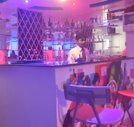 Hotel Amit Inn Патна Экстерьер фото